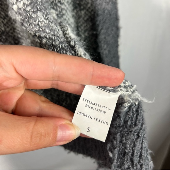 Dreamers by Debut White & Gray Plush Leopard Oversized Eyelash Knit Cardigan S - Picture 4 of 5